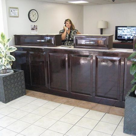 Charlotte Express Inn Esterno foto