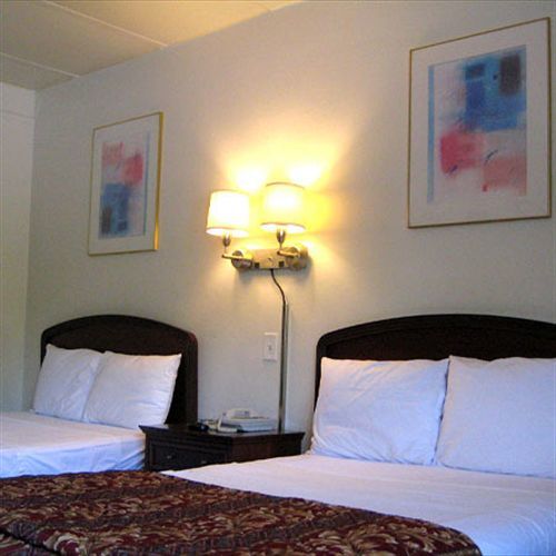 Charlotte Express Inn Esterno foto