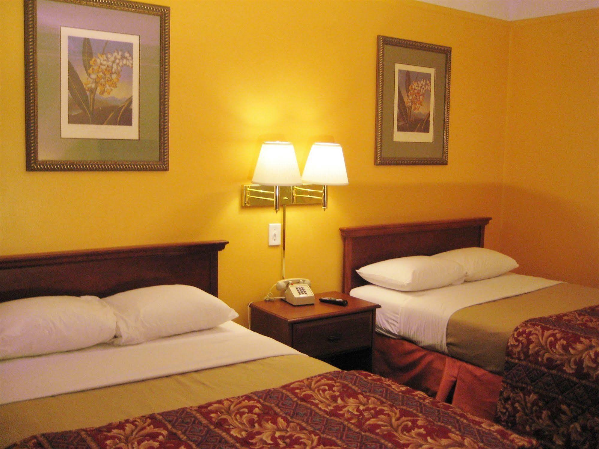 Charlotte Express Inn Esterno foto
